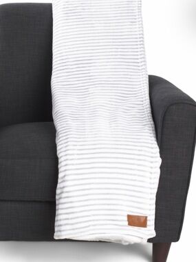BROOKS BROTHERS Full/Queen Striped Fleece Blanket